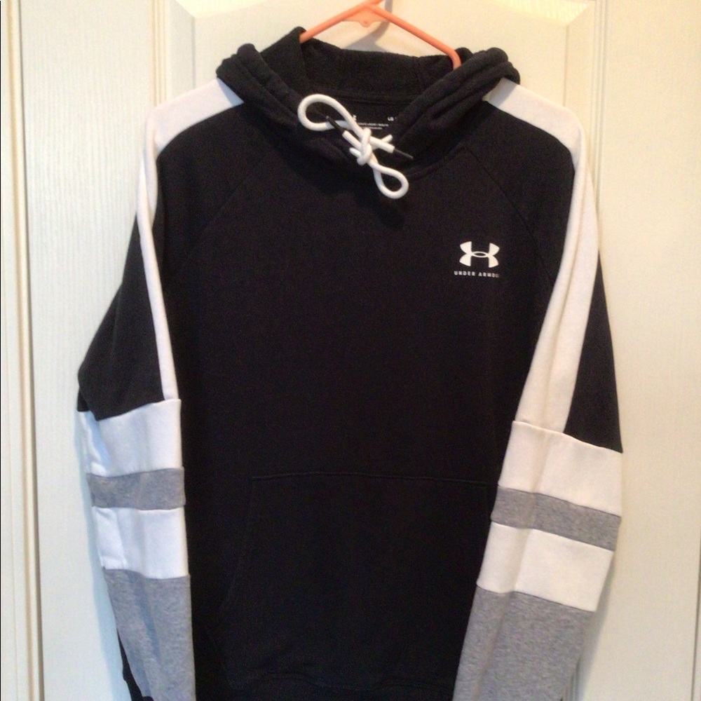 Under Armour hoodie (loose fit)